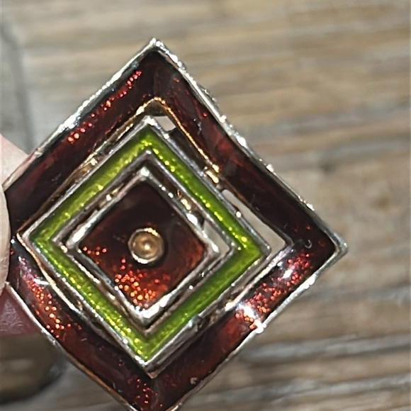 Vintage Clip On Earrings - Picture 6 of 8